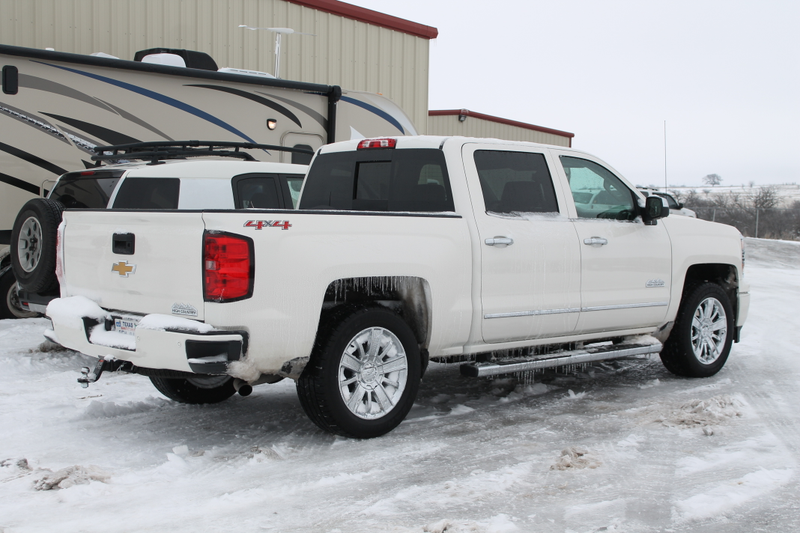 Illustration for article titled I Towed A Dodge Dart In Texas Snow With A Silverado 1500 And Didn't Die